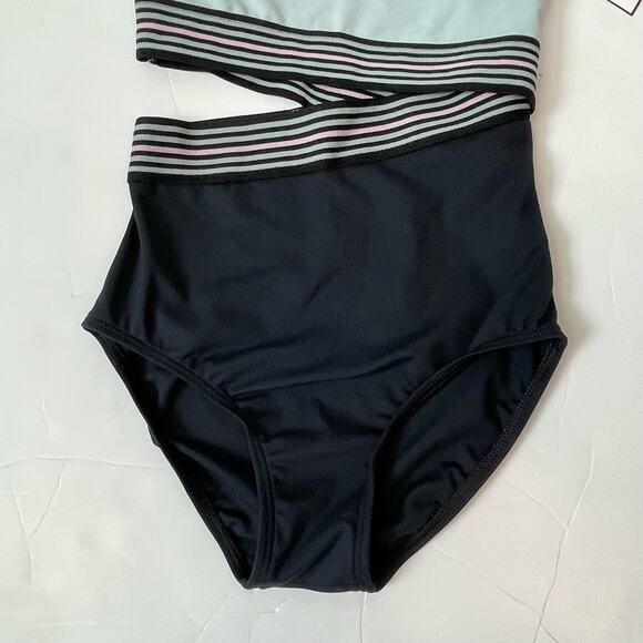 NWT Energetiks Adult M (6-8) Pace Camisole in Sage - Picture 2 of 6